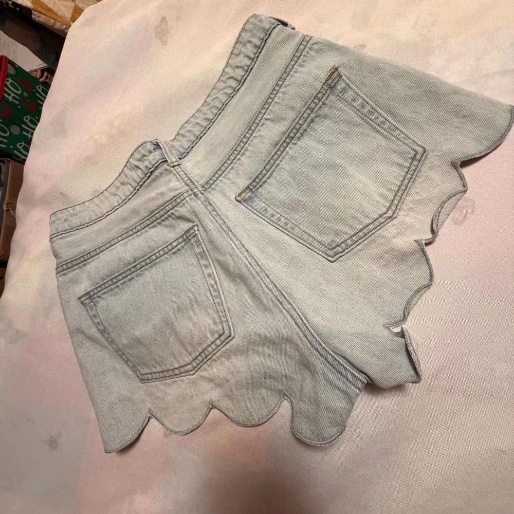 H&M Light Blue Denim Skirt with Scalloped‎ Edge